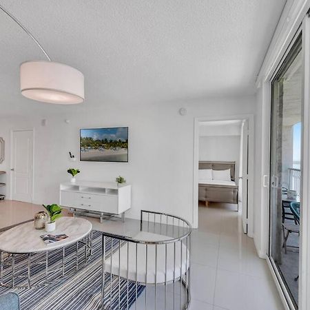 Luxurious Private Unit With Parking Apartment Маями Екстериор снимка