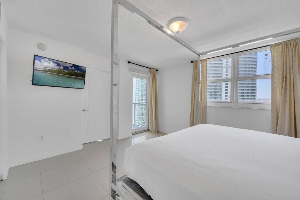 Luxurious Private Unit With Parking Apartment Маями Екстериор снимка