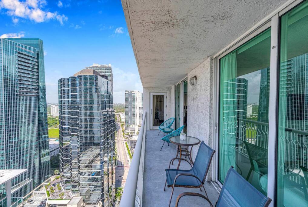 Luxurious Private Unit With Parking Apartment Маями Екстериор снимка